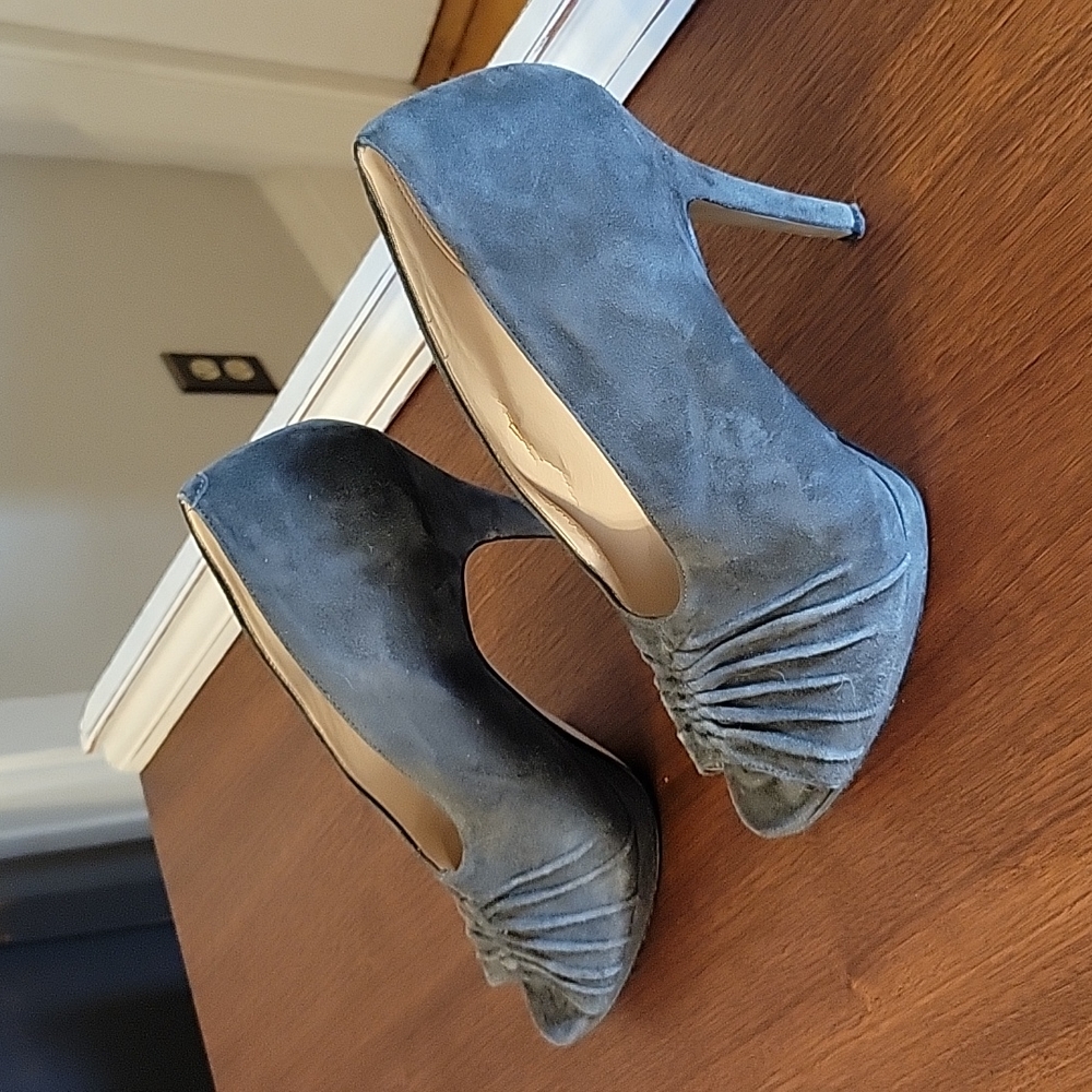 Boutique 9 suede heels